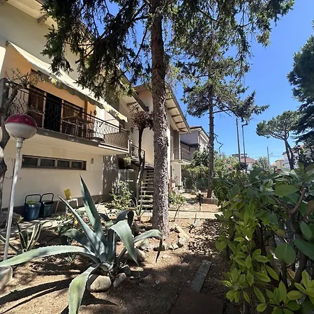 Accogliente Apt 5 Minuti A Piedi Dal Mare Con Parcheggio Riccione